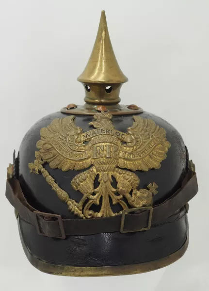 Prussian / Hannoverian 165th Infantry Regiment Pickelhaube Visuel 1 principal